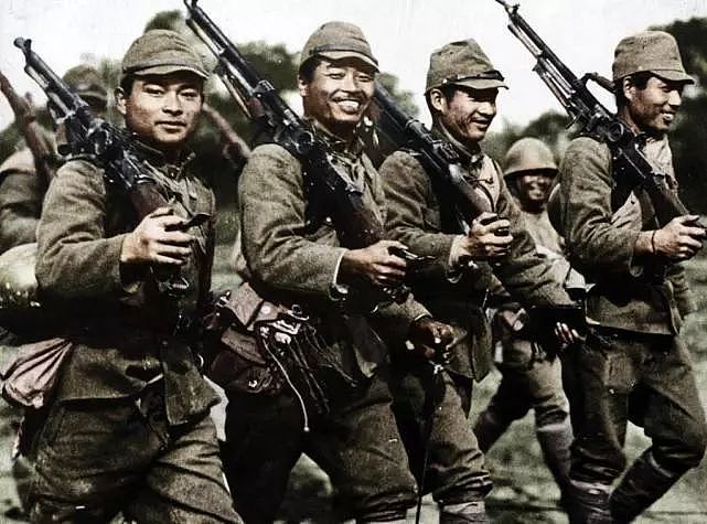抗战期间，日本兵的脸，为何比中国兵“多”了一样东西？ - 2