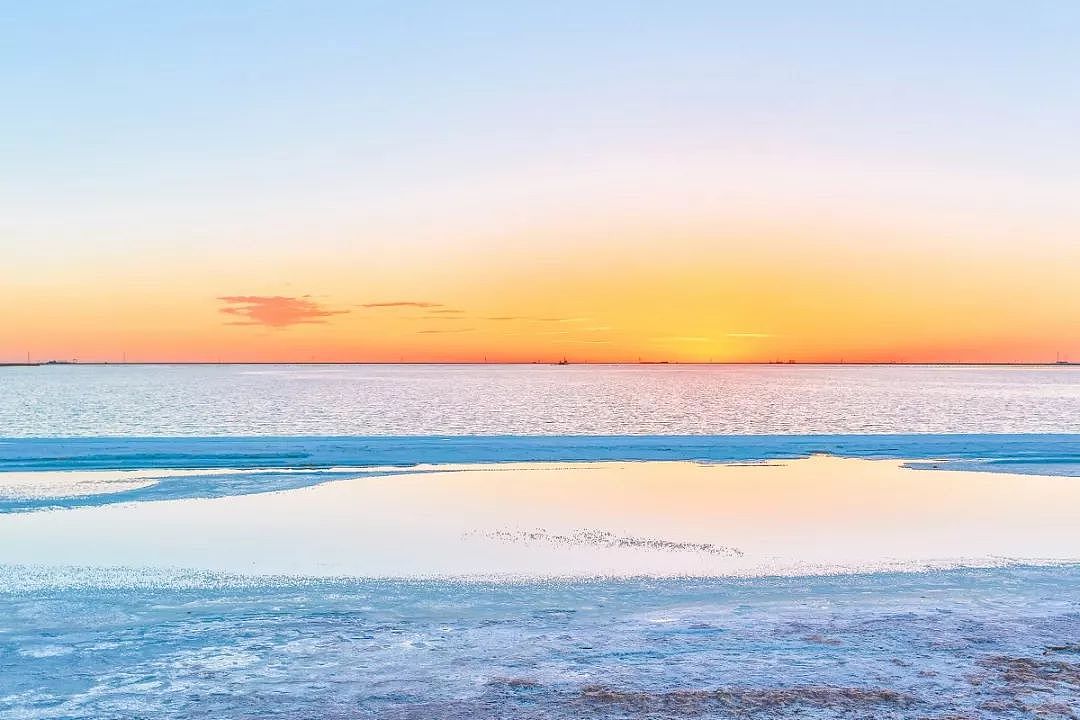 亚洲最大的“天空之镜”，是茶卡盐湖的56倍，美到窒息却鲜少人知！ - 3