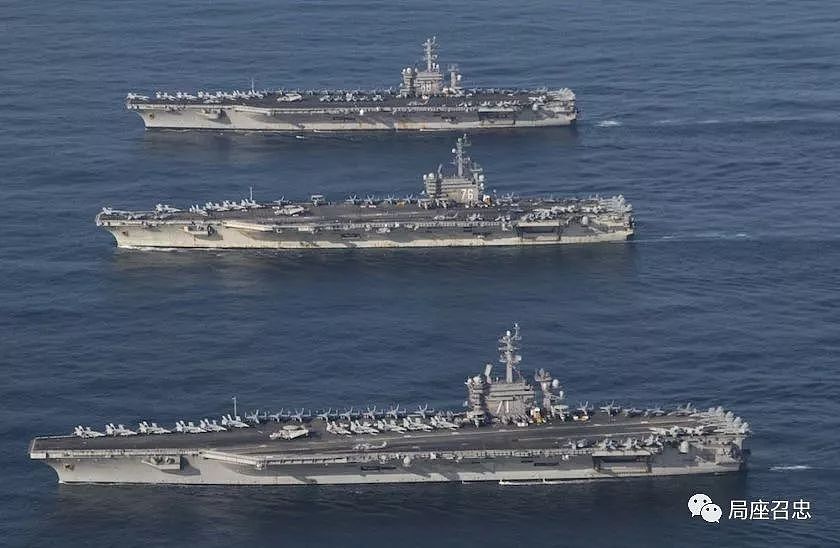 看到中国40艘鱼贯而出的庞大舰队，美军的航母坐不住了吗？ - 10