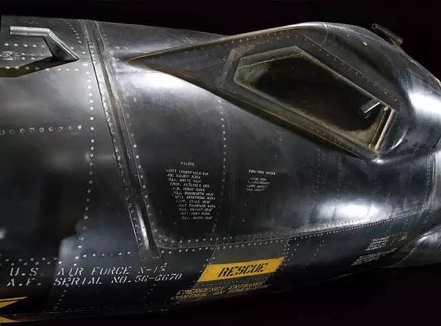 能飞6.7马赫的冷战黑科技，堪比导弹的X-15火箭飞机｜军武正片 - 15