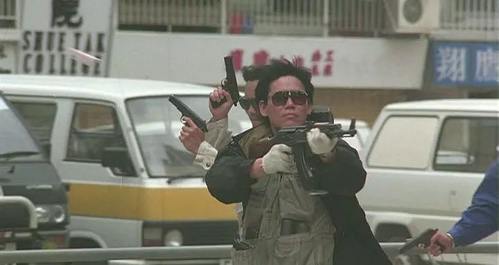 香港警匪片中的枪你最喜欢哪一款？AK很多都是56改 | 轻武专栏 - 21