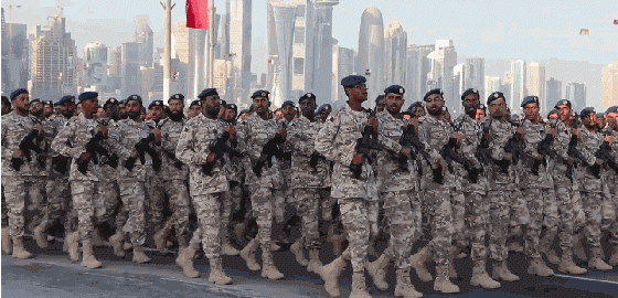 卡塔尔举行国庆阅兵，中国正步再现海滨大道，德制新战车首度亮相 - 1