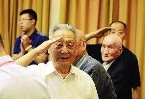 “我们当年实在守不住城了啊”，90岁抗战老兵向国人道歉 - 6