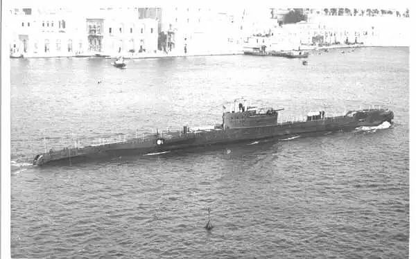 二手潜艇离奇失踪，30年后终于发现踪迹，前海军司令含泪自杀 - 6