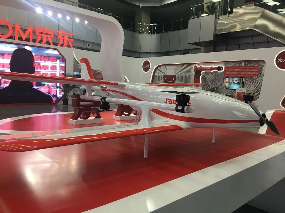刘强东不仅组了2万亿美元午餐，未来还要建上万个无人机机场 - 2