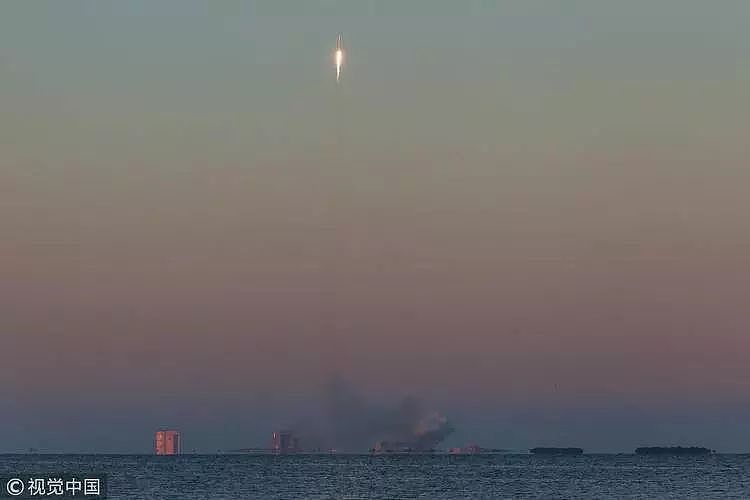 SpaceX 的火箭又升空了，这次夹带的私货是下一代互联网的星星之火 - 1
