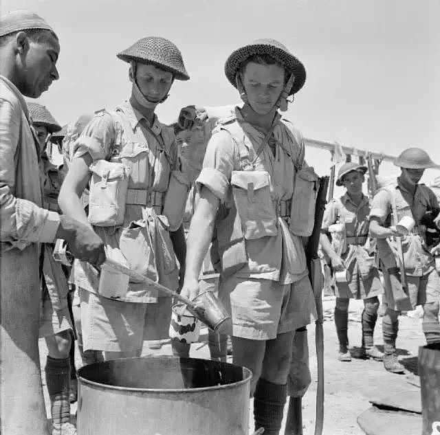 从二战北非到如今的阿富汗，这件装备是英军不折不扣的“传家宝” - 12