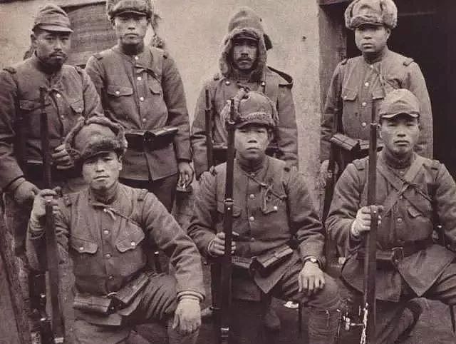 抗战期间，日本兵的脸，为何比中国兵“多”了一样东西？ - 9