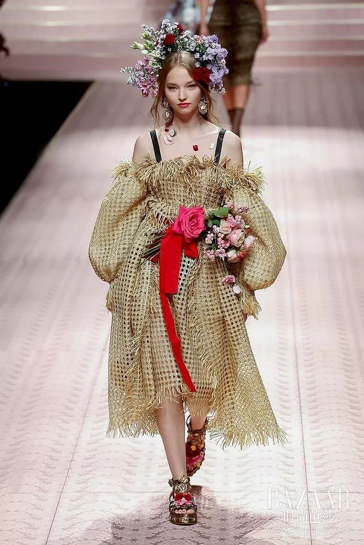 西西里的美丽传说再现！Dolce & Gabbana的T台上自信女孩们最美 - 50