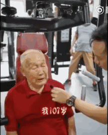 107岁大爷坚持健身30年游泳50年，完爆小鲜肉！ - 2