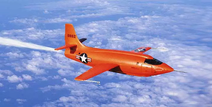 美国打造七马赫高超音速战机，机体竟因高速在空中被烧焦融化！ - 4