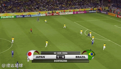 这个巴西人来到东亚，随队踢了世界杯，还助攻打破巴西球门！ - 4