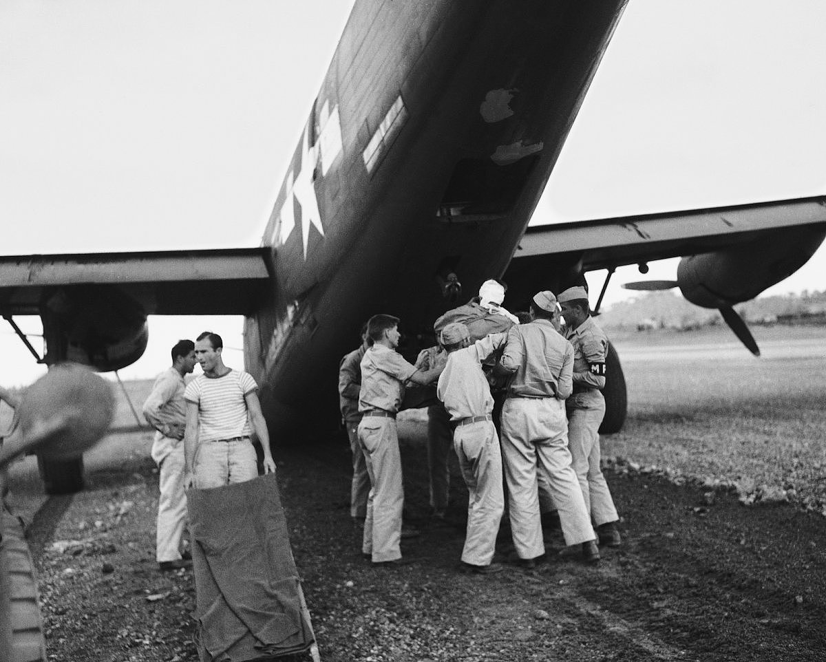 美国B-24轰炸机二战中生产18000架，四成是福特公司生产｜老照片 - 22