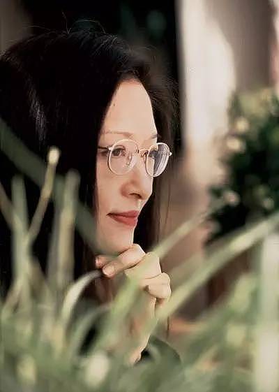 她是台湾第一美女，与李敖结婚3个月即离婚，42岁高龄未婚产女，成为大写的“傲骨前妻” - 12