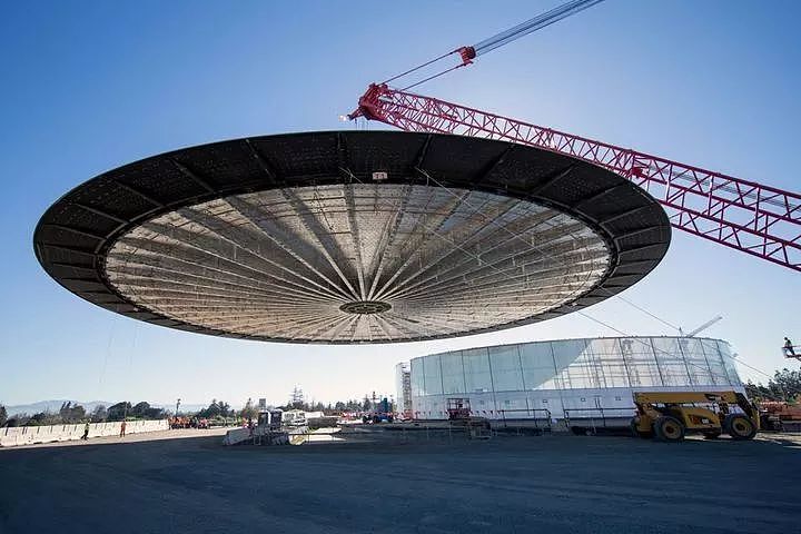 苹果乔布斯剧院获结构艺术工程大奖：由玻璃支撑着 80 吨重的屋顶 - 5