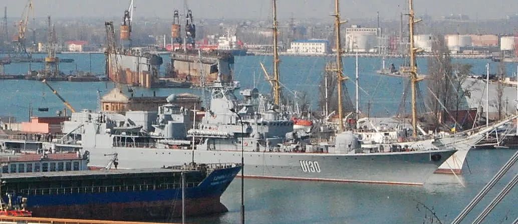 乌克兰海军拿巡逻船当护卫舰，反舰导弹都没有，远航回来基地没了 - 10