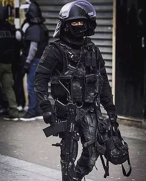 法兰西黑豹| RAID，一支称为“黑衣人特别行动队”的法国反恐精英 - 20