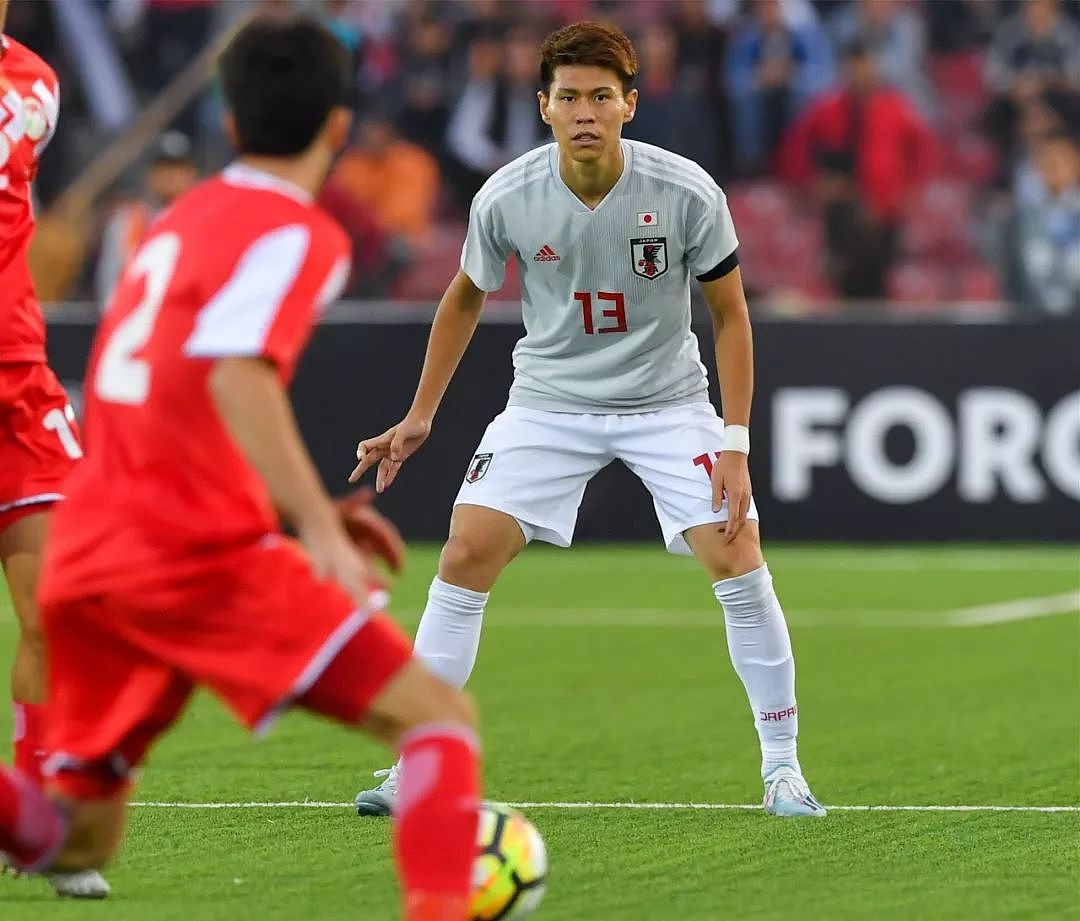 他是日本队主力阵容中，唯一来自J联赛的拖后腿球员 - 1