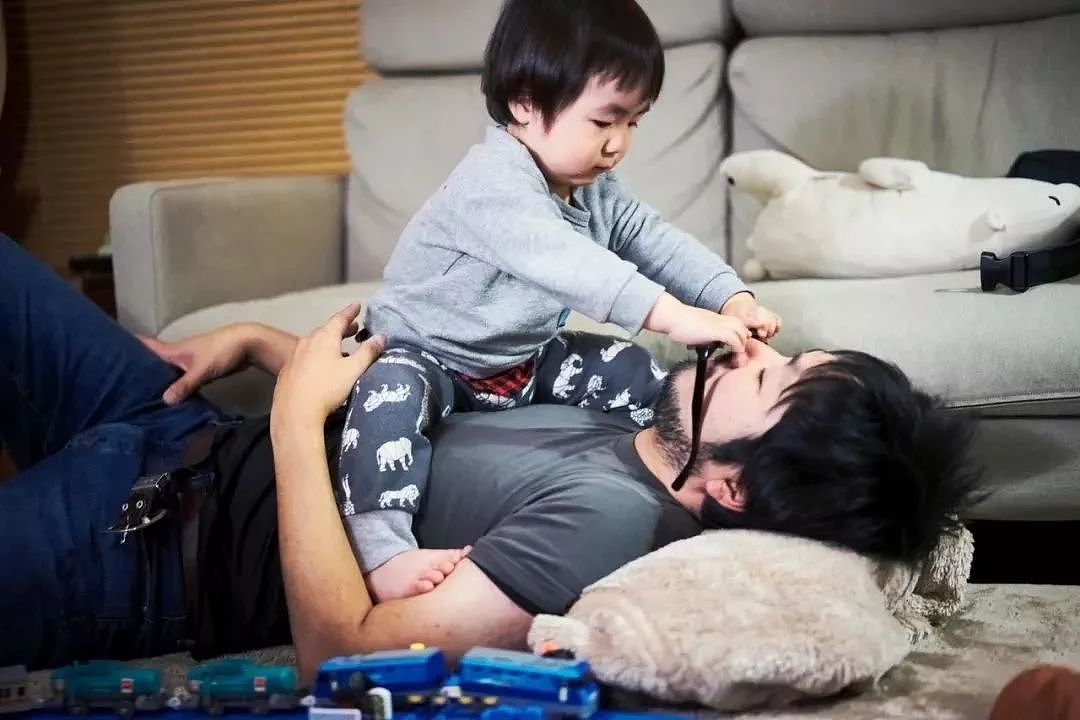 日本36岁患癌摄影师，用生命最后3年给儿子留下“最后的礼物”，看哭无数人... - 35