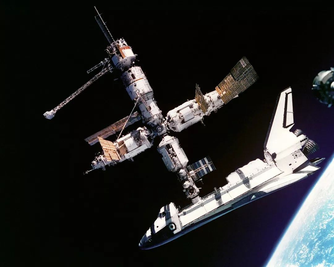 用航天飞机偷走失控的苏联空间站：电影《太空救援》与美国政府的惊天计划 - 13