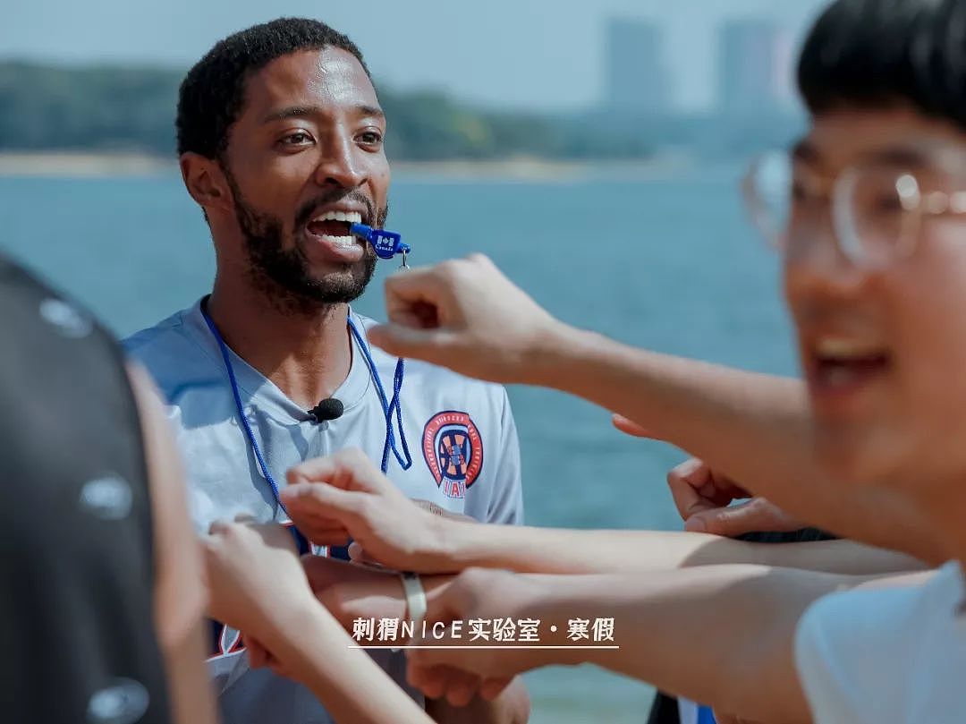 遍地可见的外籍篮球手，这个抖音百万粉丝的美国人是最深爱中国的！ - 22