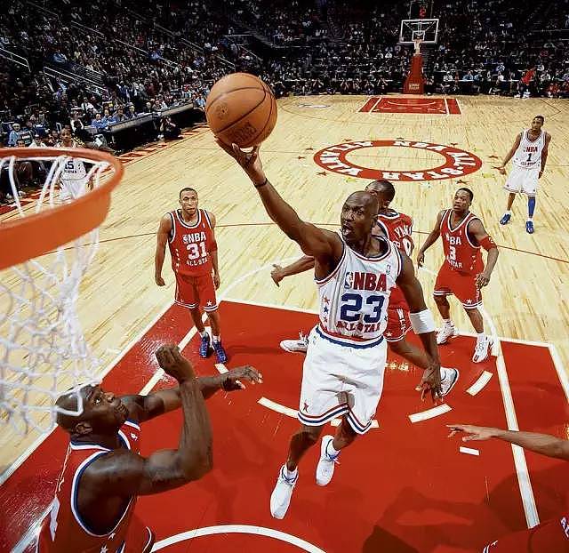 迈克尔·乔丹生日快乐！100张经典照片回顾“篮球之神”的封神路！ - 94