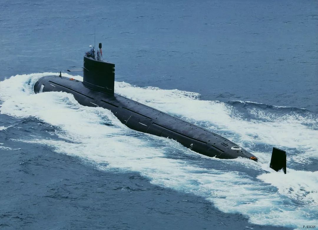 海上阅兵首度曝光093B攻击核潜艇，打击范围覆盖关岛 - 4