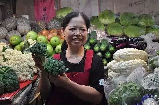 中国卖菜大妈，因为一件事惊动BBC、登上《时代》周刊，排名超过奥巴马、乔布斯！ - 7