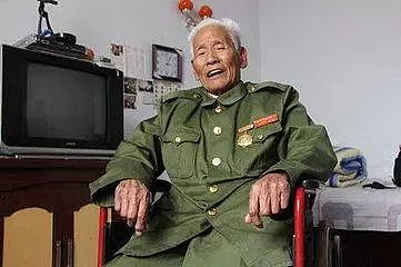 “我们当年实在守不住城了啊”，90岁抗战老兵向国人道歉 - 5