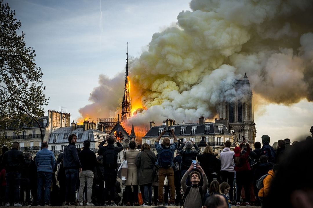 巴黎圣母院大火：有些风景，一旦错过便是永远。 - 16