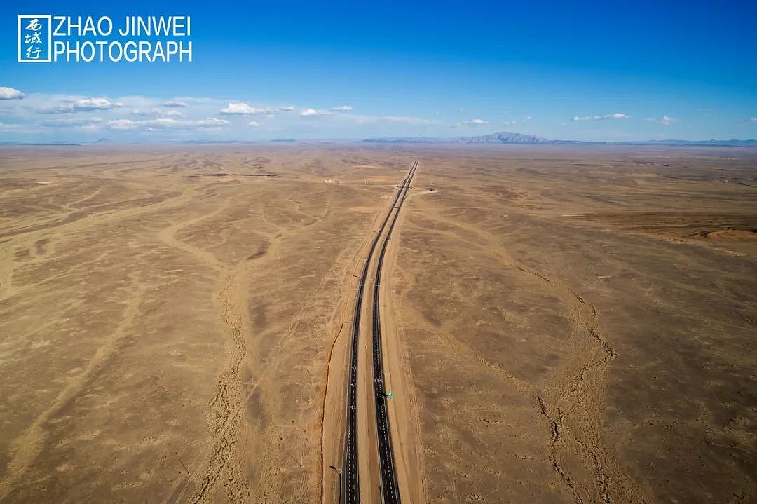 世界最长沙漠公路，耗资370亿，一路风景如画，自驾美爆了！ - 5