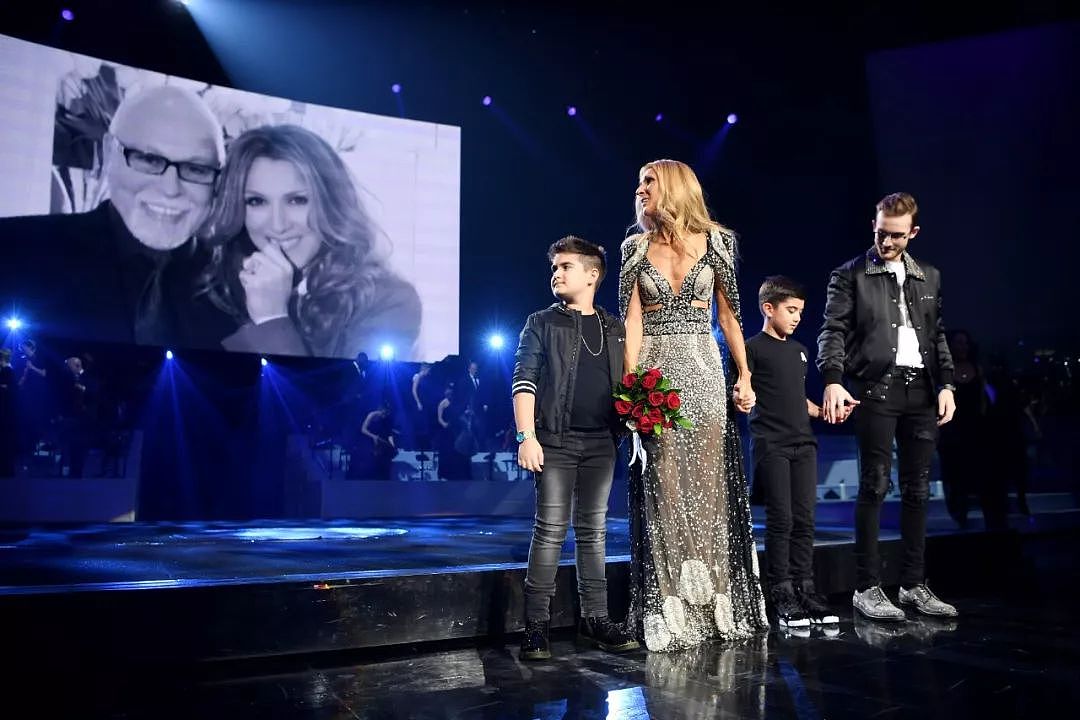 51岁的Celine Dion不需要少女感，那个唱着“我心永恒”的她又回来了！ - 33