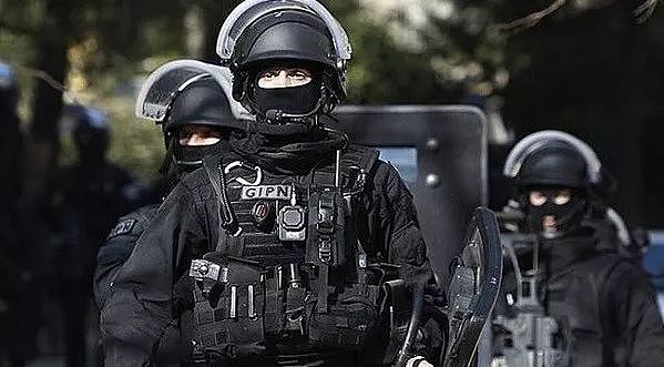 法兰西黑豹| RAID，一支称为“黑衣人特别行动队”的法国反恐精英 - 4