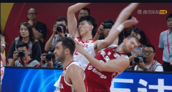中国男篮世界杯十大怪现象：不会发边线球 对手越矮越输篮板 - 1