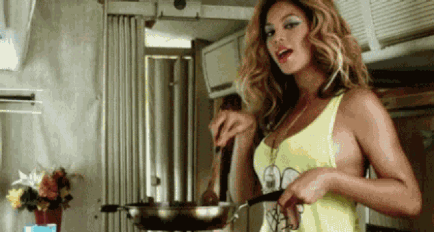 Beyoncé也有今天，低头哈腰端茶送水还得看臭脸 - 42