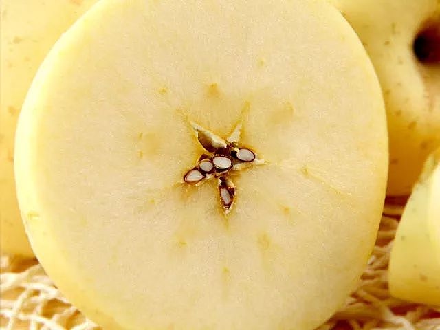 金黄色的富士苹果，一个慢慢慢成熟的苹果，吃回小时候的味儿 - 9