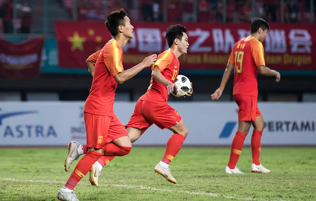 60分钟0-4，中国足球能在魔幻现实主义中觉醒吗？ - 3