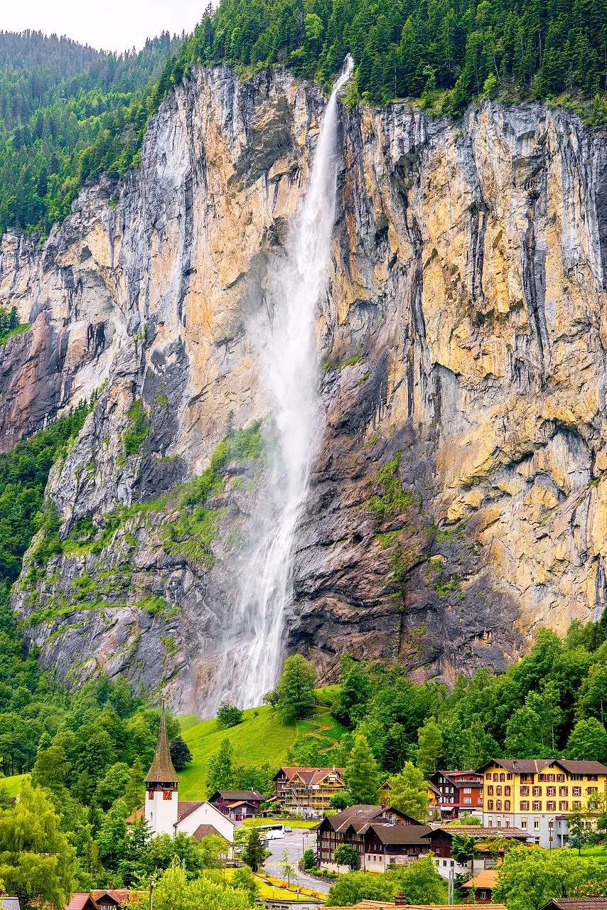 这个国外小镇藏了72条瀑布，每走一步都是仙境 - 9