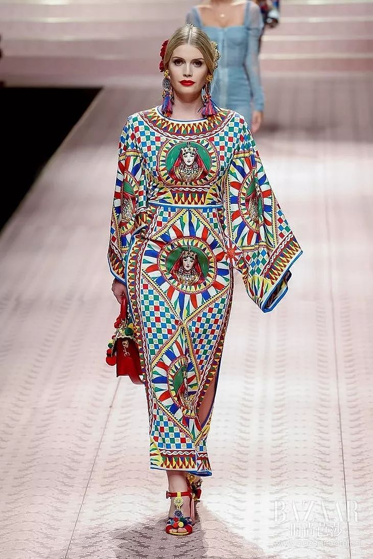 西西里的美丽传说再现！Dolce & Gabbana的T台上自信女孩们最美 - 11