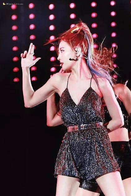 “韩国腿精”李宣美《冠军秀》喜提一位，比起节目中的迷人舞姿，她的“心机”发型更令人着迷！ - 6