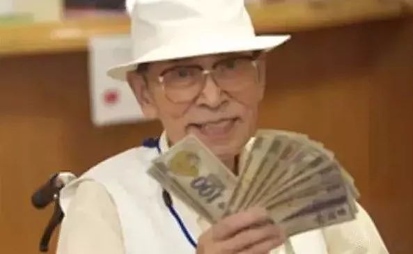 日本最大养老院逆天了！印钞票、办赌场、老人们都抢着去 - 31