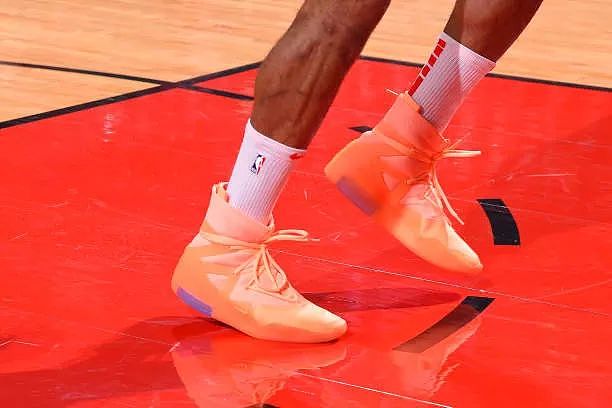 塔克秀橙色战靴！5月7日NBA赛场球鞋赏析 - 12