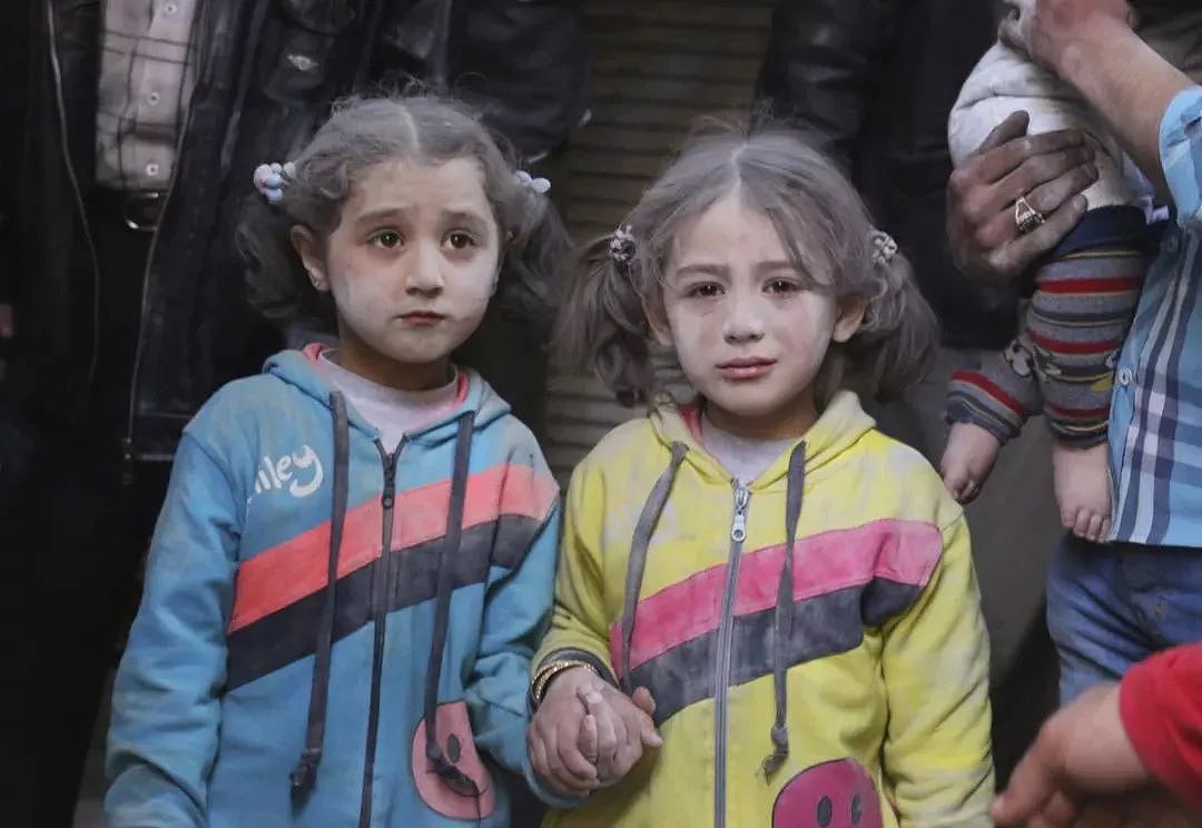 叙利亚被轰炸背后：哪有什么和平年代，不过是有人替你负重前行 - 17