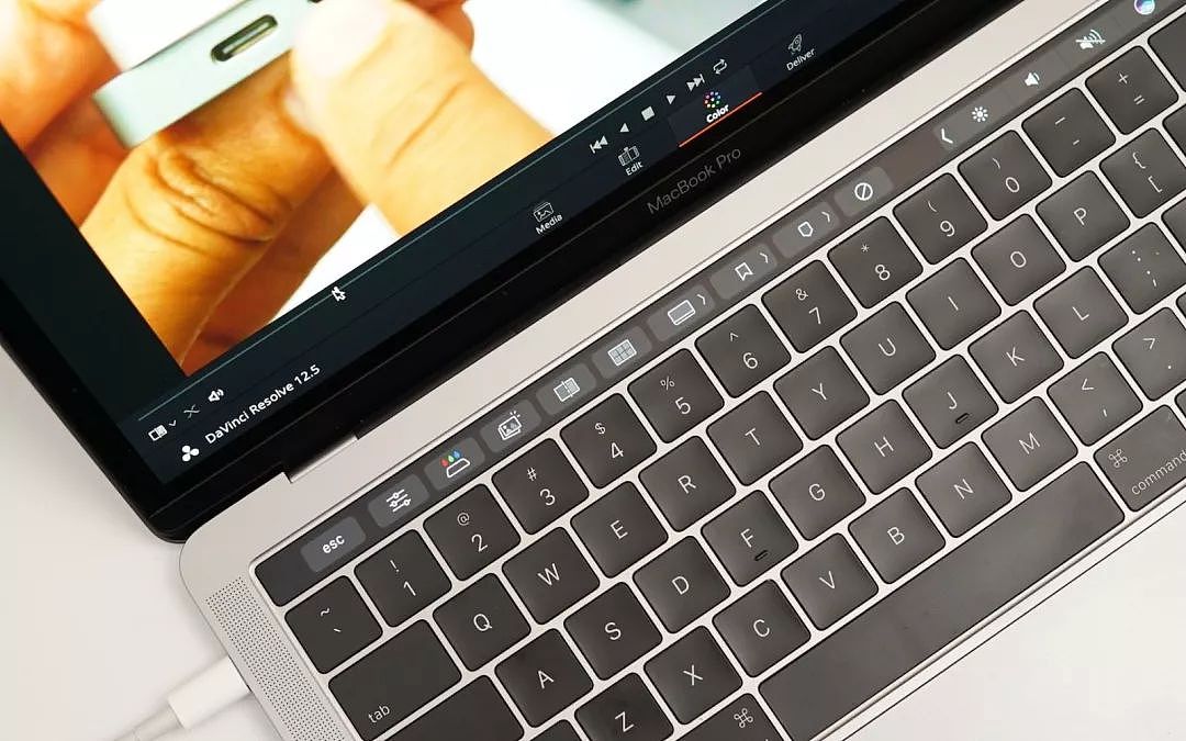 小米 CC9 宣传页出现苹果 Memoji 广告/ ofo 退押金仍需要 12 年 / 下一代 MacBook 或放弃蝶式键盘 - 2