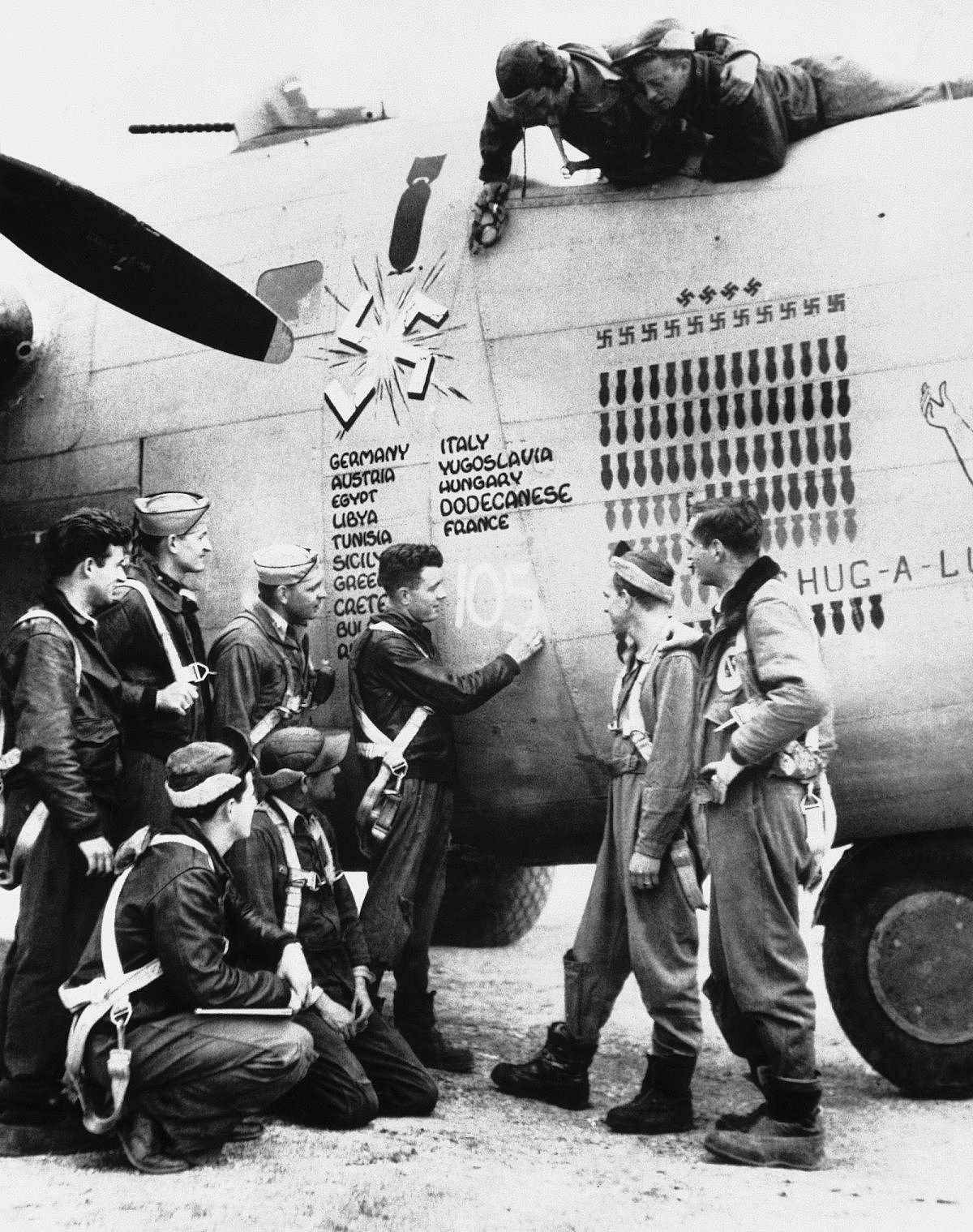 美国B-24轰炸机二战中生产18000架，四成是福特公司生产｜老照片 - 34
