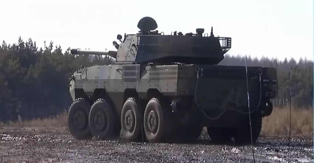 轮式坦克：解放军新型105突击炮专为局部战争准备 - 5
