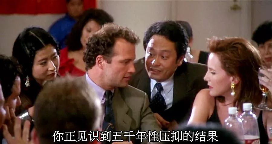 “伴娘就该被摸，这是习俗”：比天价彩礼更可怕的，是中国式婚闹 - 16