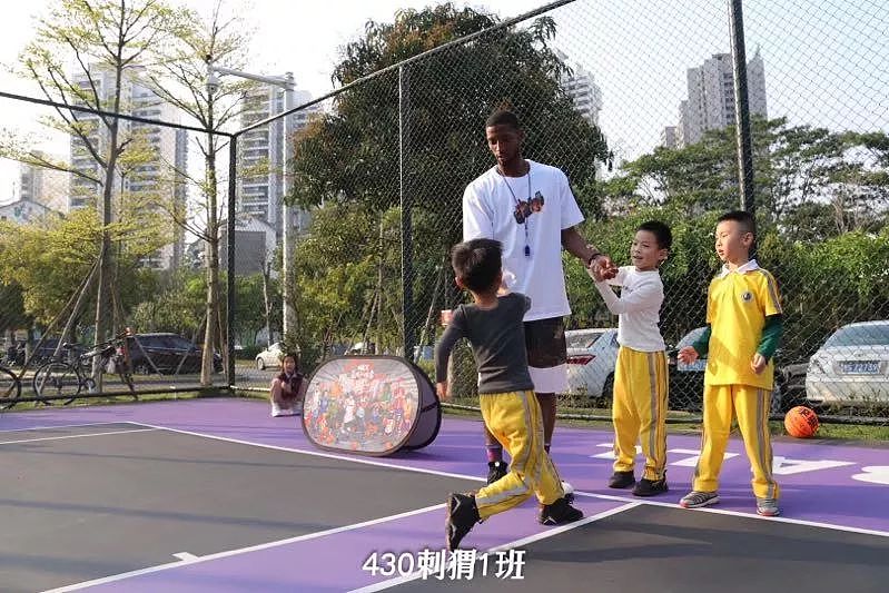 遍地可见的外籍篮球手，这个抖音百万粉丝的美国人是最深爱中国的！ - 24