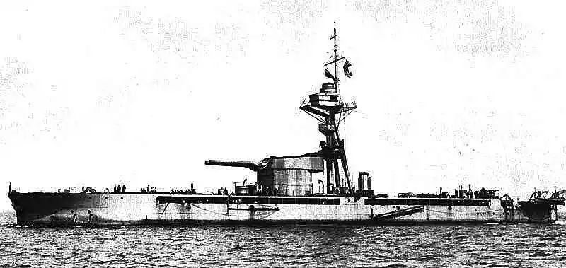 二战苏联的疯狂：安装5门305巨炮的“战列驱逐舰”｜军武正片 - 8