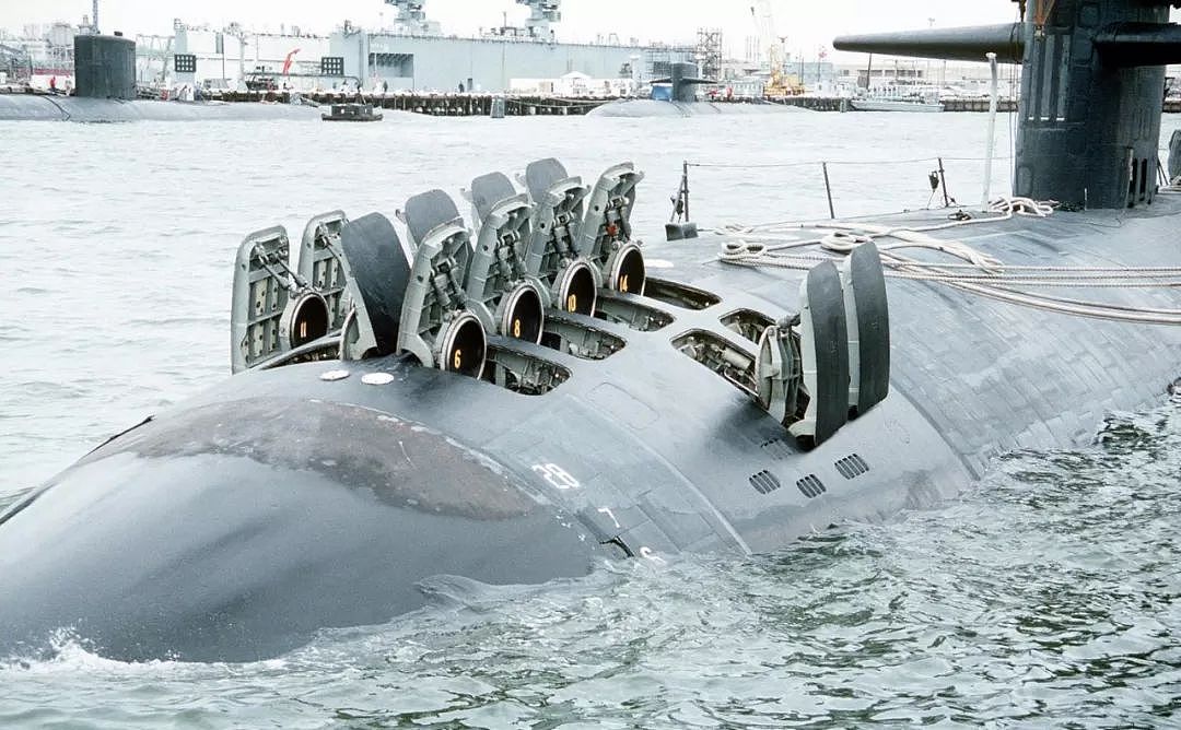 海上阅兵首度曝光093B攻击核潜艇，打击范围覆盖关岛 - 8